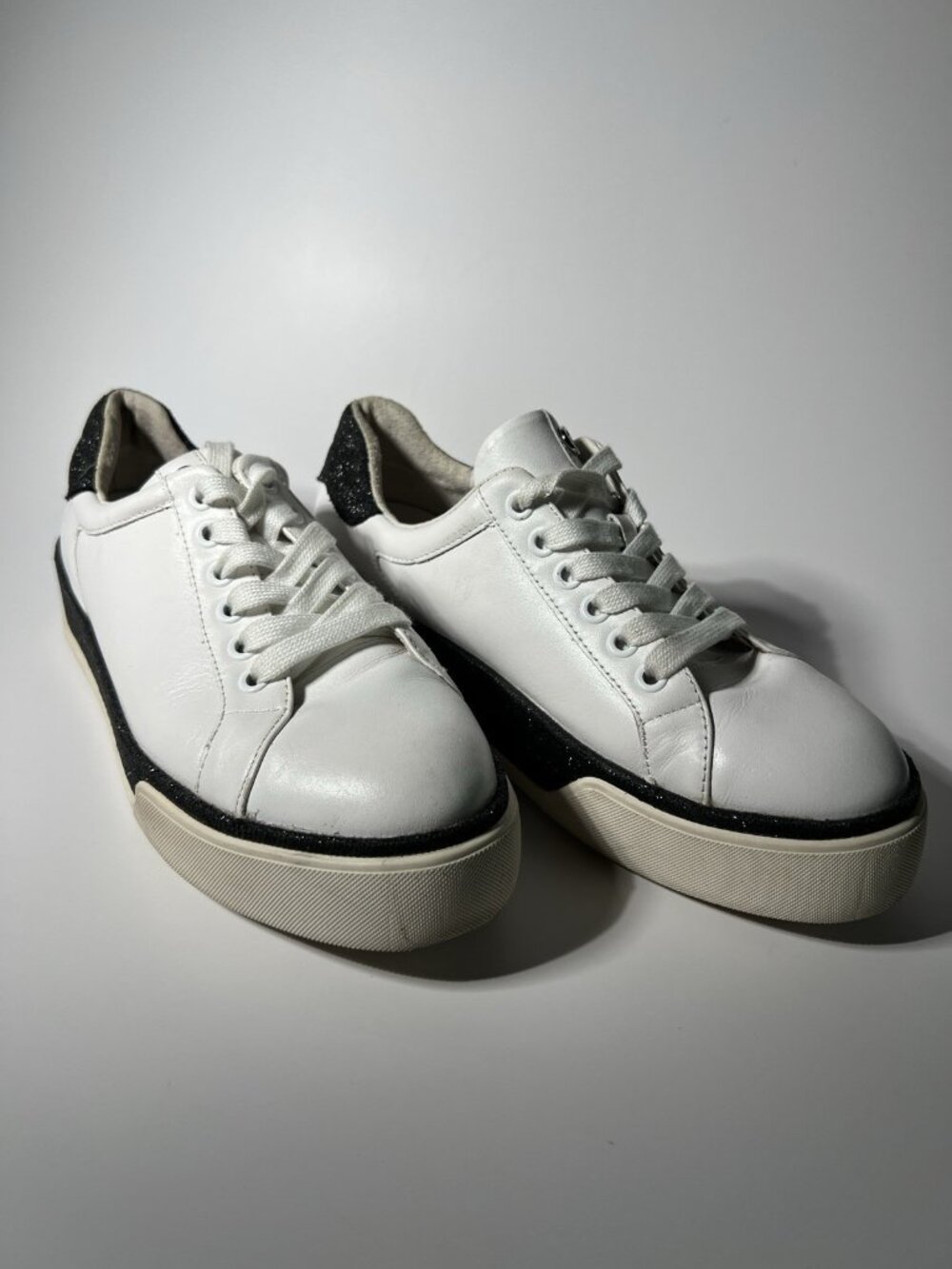 The Wishbone Collection Women’s Platform Sneakers Size 7.5